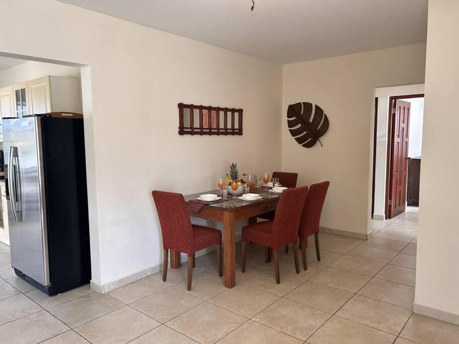 Jolie Villa Entire Villa In Noord, Aruba Palm Beach Exterior photo