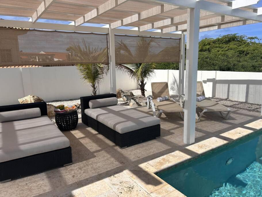 Jolie Villa Entire Villa In Noord, Aruba Palm Beach Exterior photo